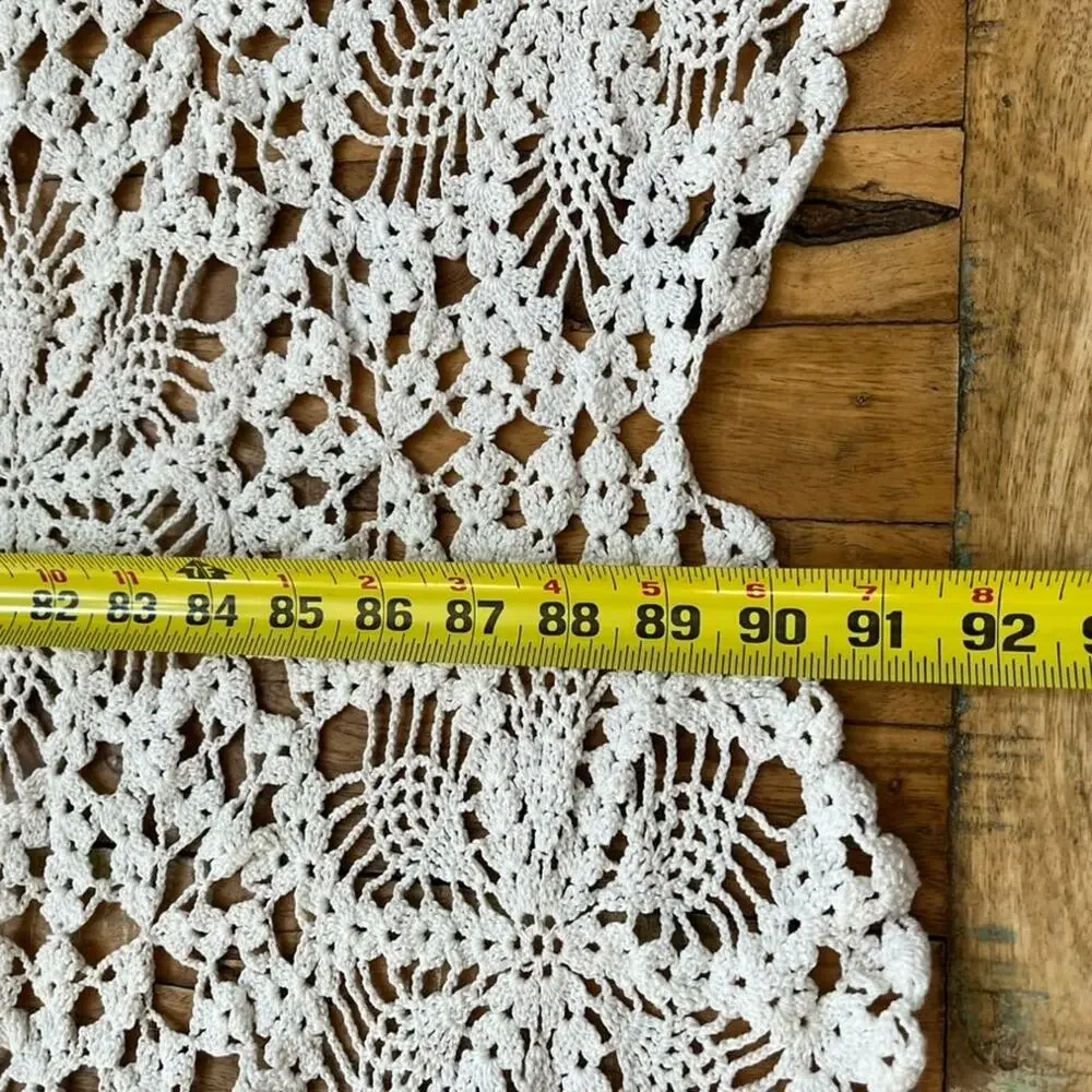 Vintage Handcrafted Off White Crochet Round Tablecloth Scalloped Edge 90x90